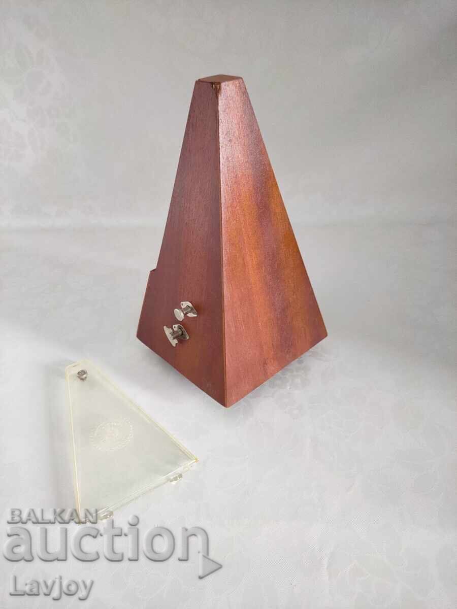 Ρετρό γερμανική συσκευή Μετρονόμος με τιμή 70.00 BGN | € 35.79