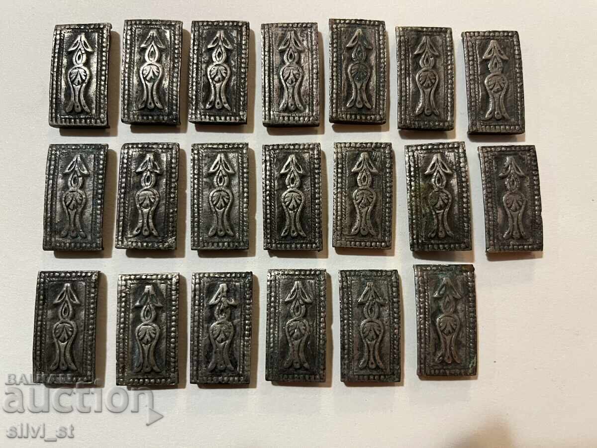 Silver parts of Revival belt