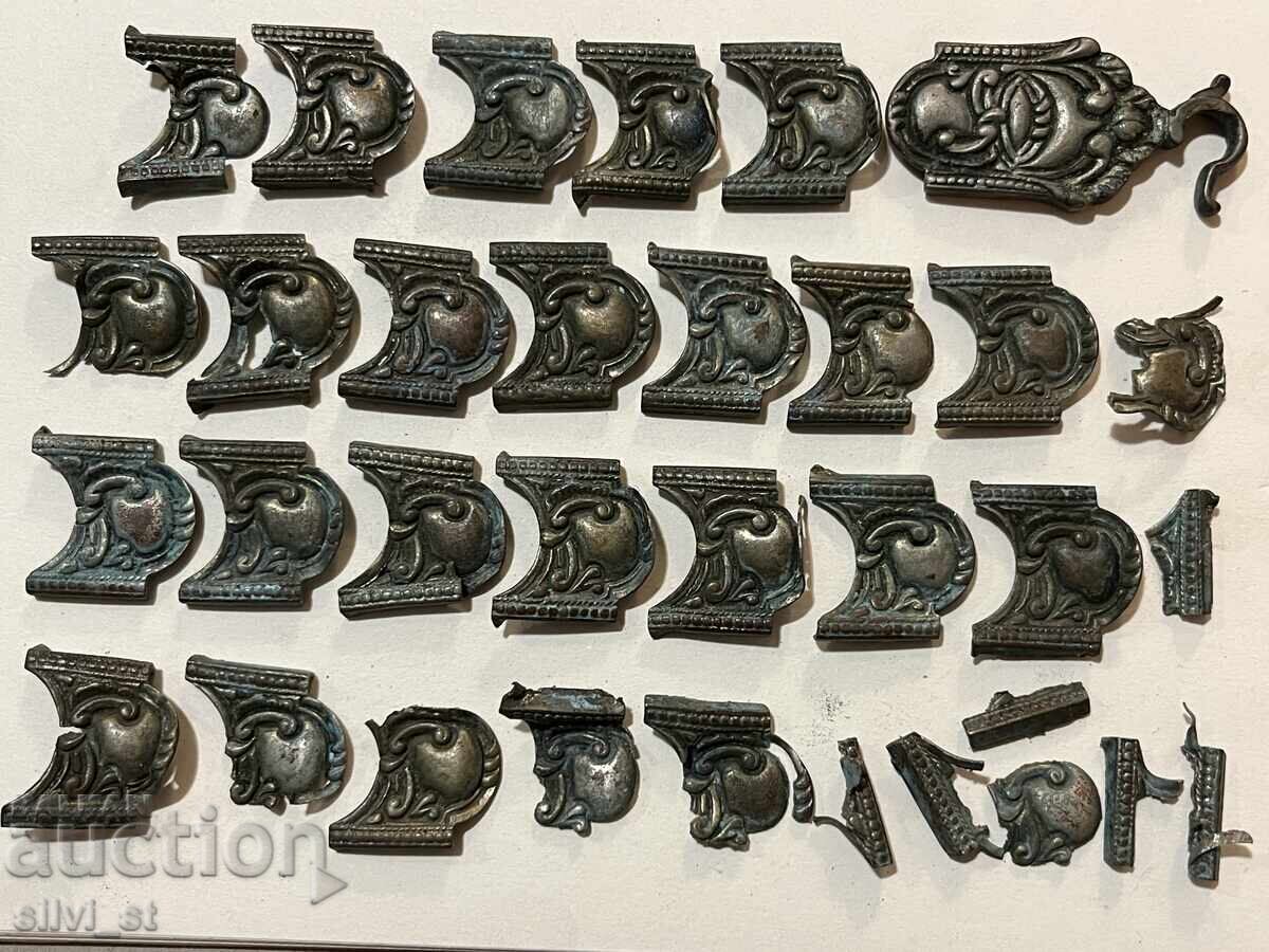 Silver parts of Revival belt