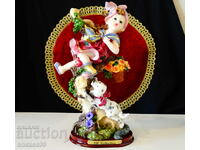 Πορσελάνινο αγαλματίδιο κορίτσι, σκύλος, VH Collection