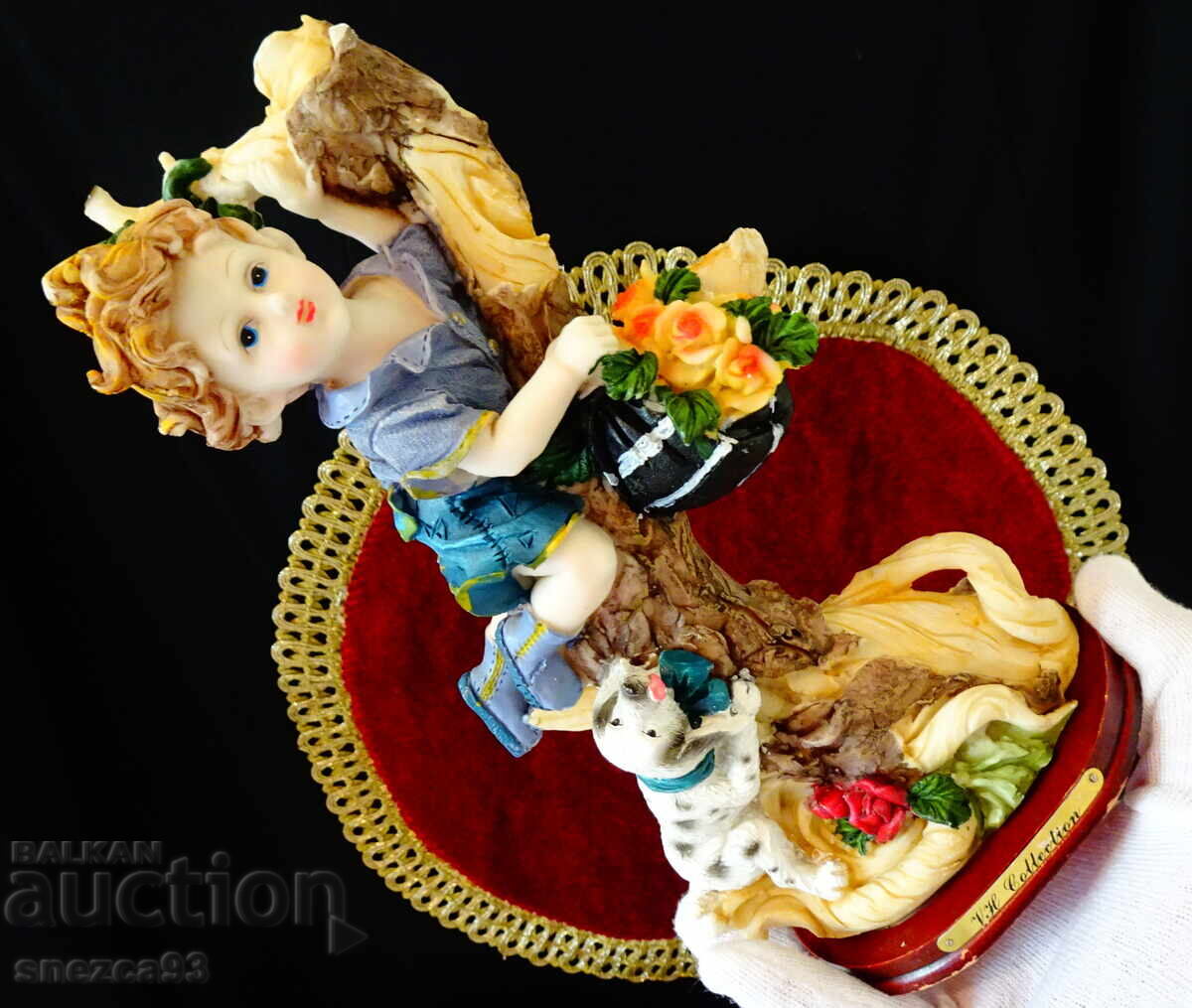 Πορσελάνινο αγαλματίδιο αγόρι, σκύλος, VH Collection - 5