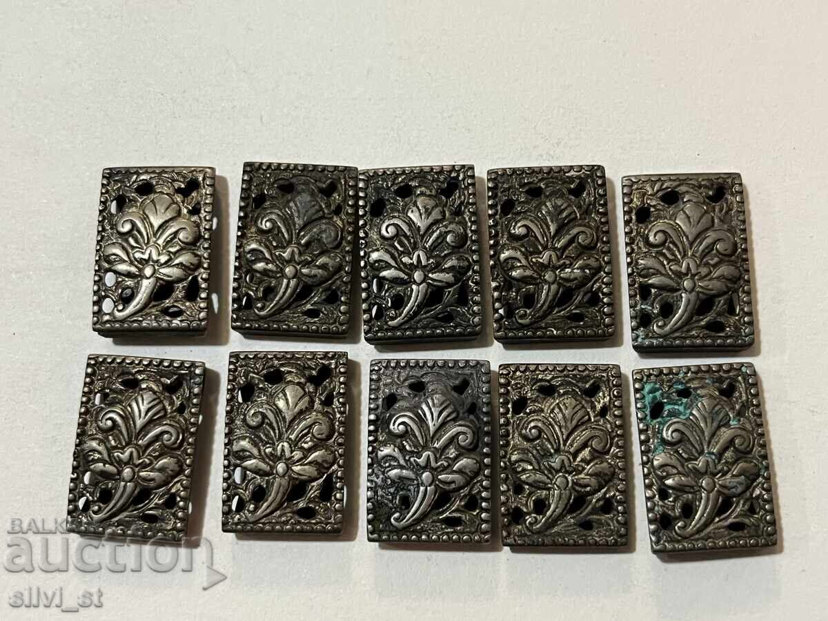 Silver parts of Revival belt