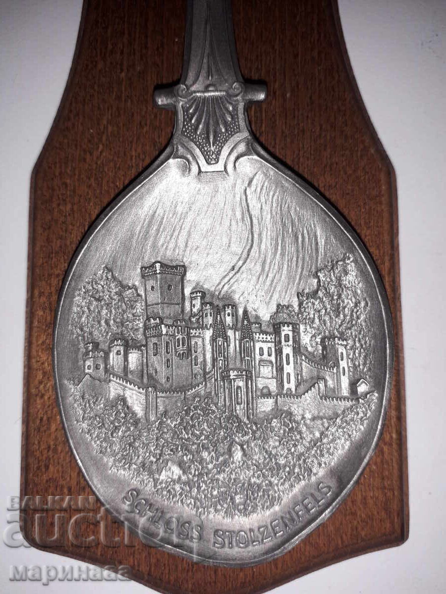 Licitație SUVENIR. ZINC, LEMN