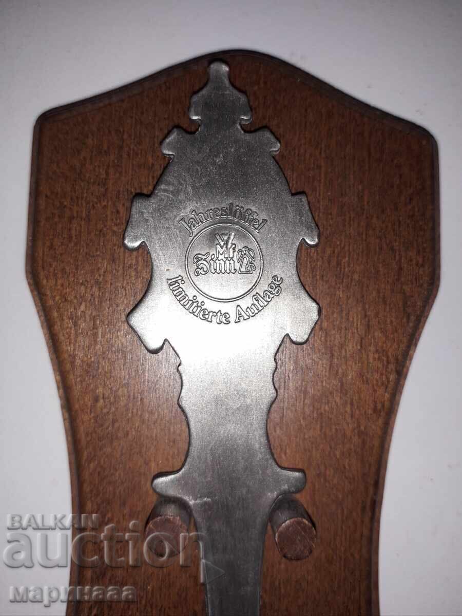 СУВЕНИР. ЦИНК, ДЪРВО - 5