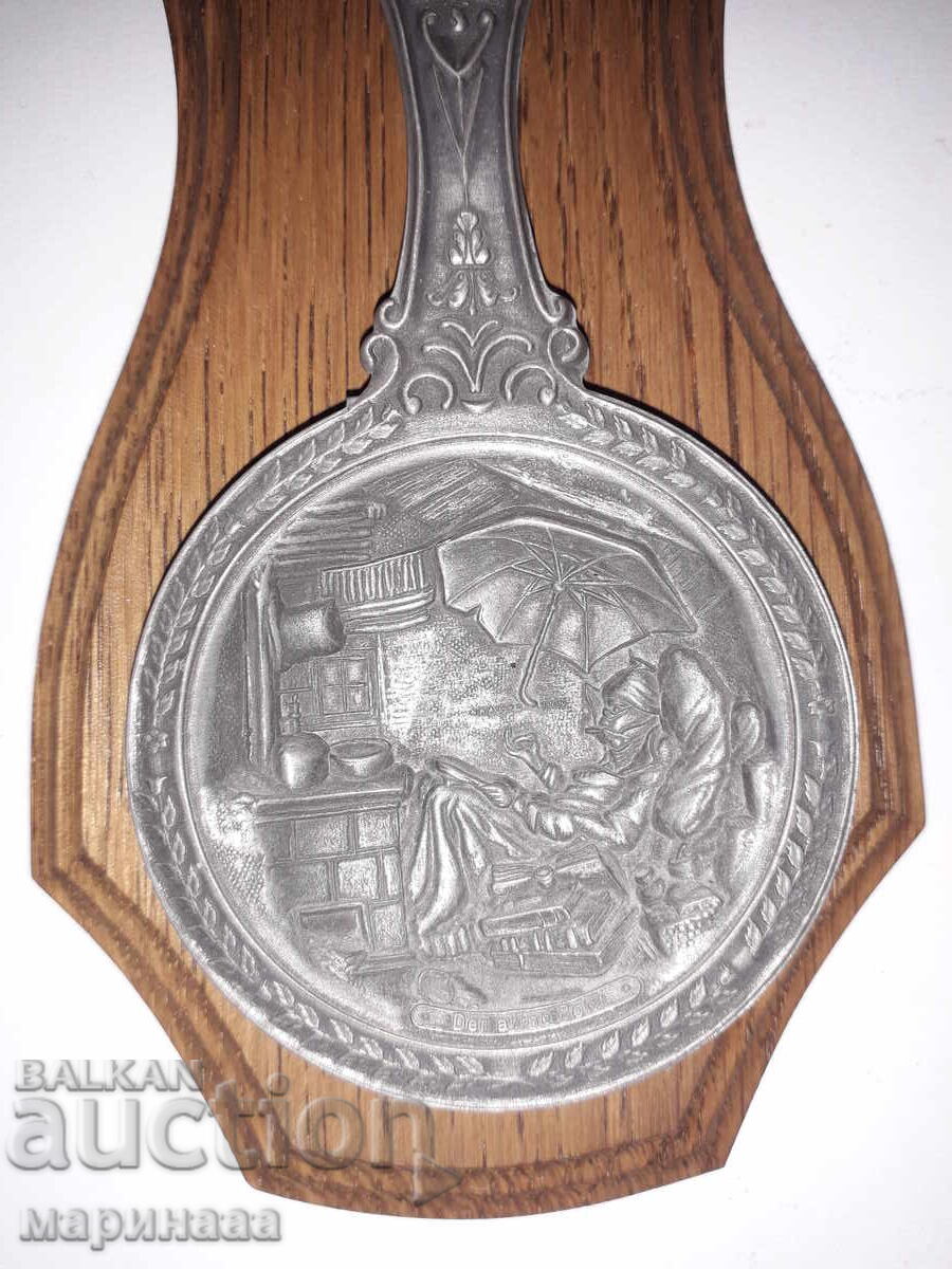 Delivery of SOUVENIR. ZINC, WOOD