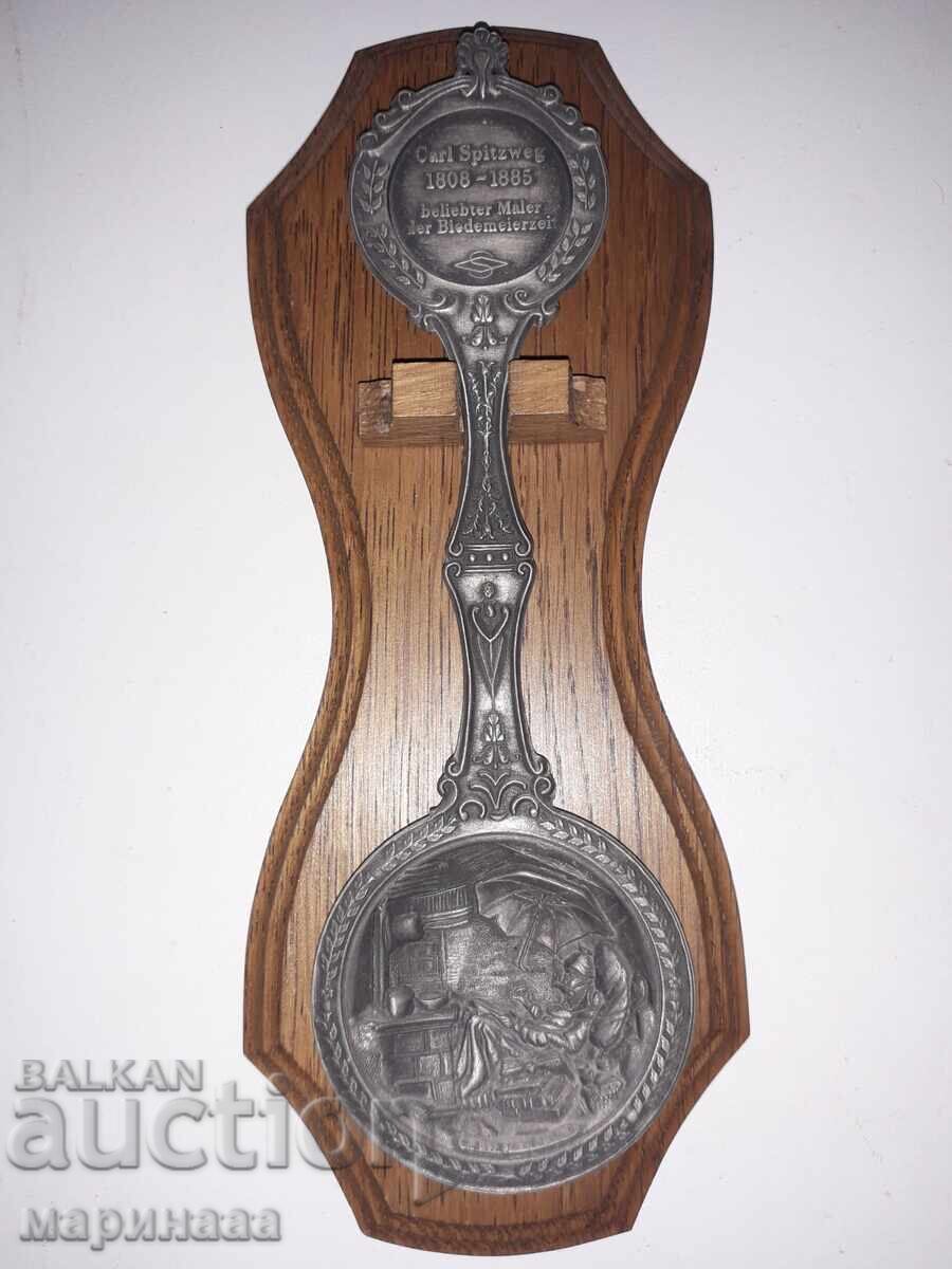 SOUVENIR. ZINC, WOOD