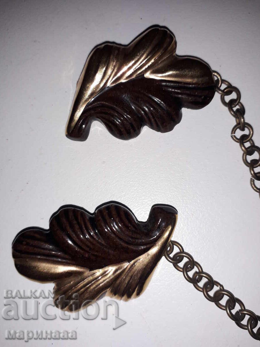 BROOCH. CERAMICS with price 2.50 BGN | € 1.28 BROOCH. CERAMICS with price 2.50 BGN | € 1.28