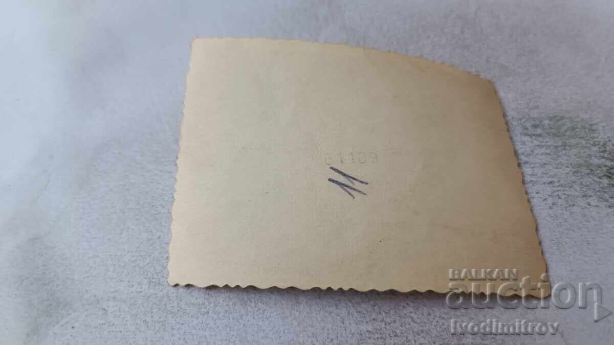 Φωτογραφία Σόφια, Νέος άνδρας με ρετρό ποδήλατο με τιμή 2.35 BGN | € 1.20