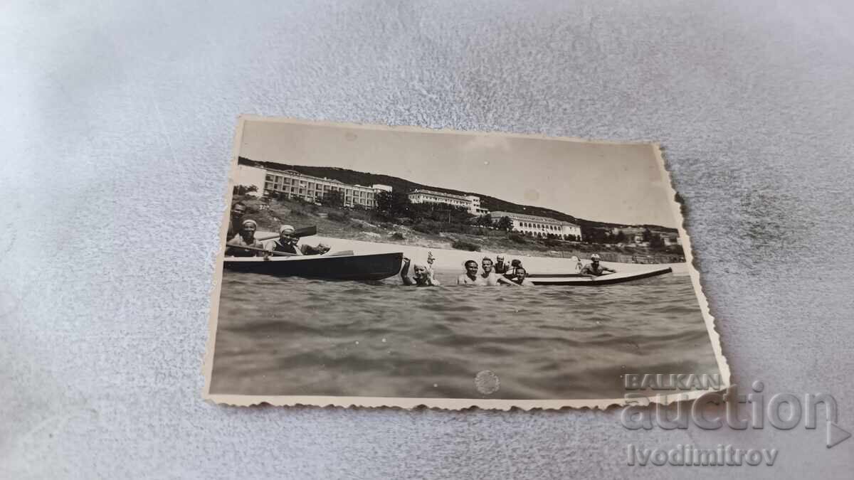 Photo Varna: Young Men and Women in the Sea