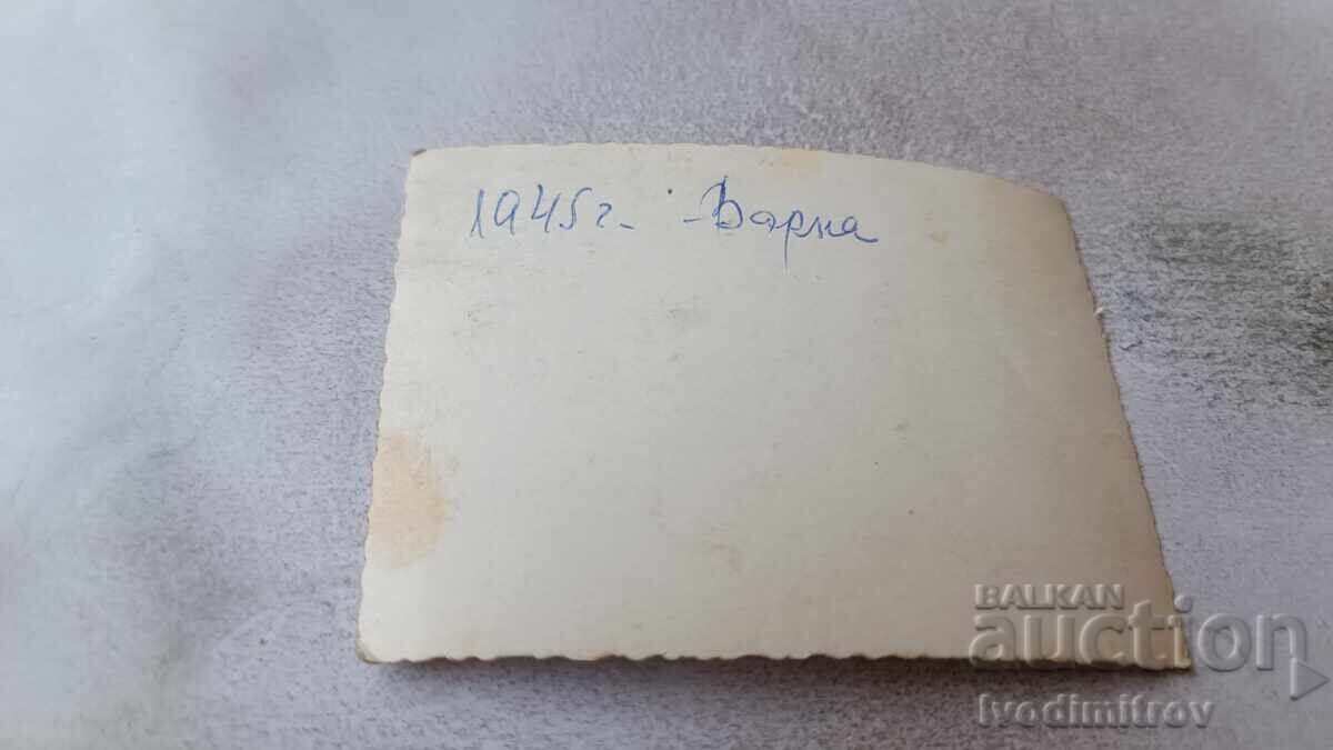 Φωτογραφία Βάρνα Άνδρας γυναίκα αγόρι και κορίτσι στην παραλία 1945 με τιμή 1.85 BGN | € 0.95 Φωτογραφία Βάρνα Άνδρας γυναίκα αγόρι και κορίτσι στην παραλία 1945 με τιμή 1.85 BGN | € 0.95