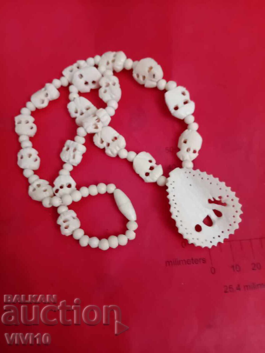 Antique bone necklace with price € 15.00 | 29.34 BGN