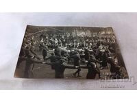 Φωτογραφία Σόφιας Μαθήτριες στην αυλή του οικοτροφείου του σχολείου 1930