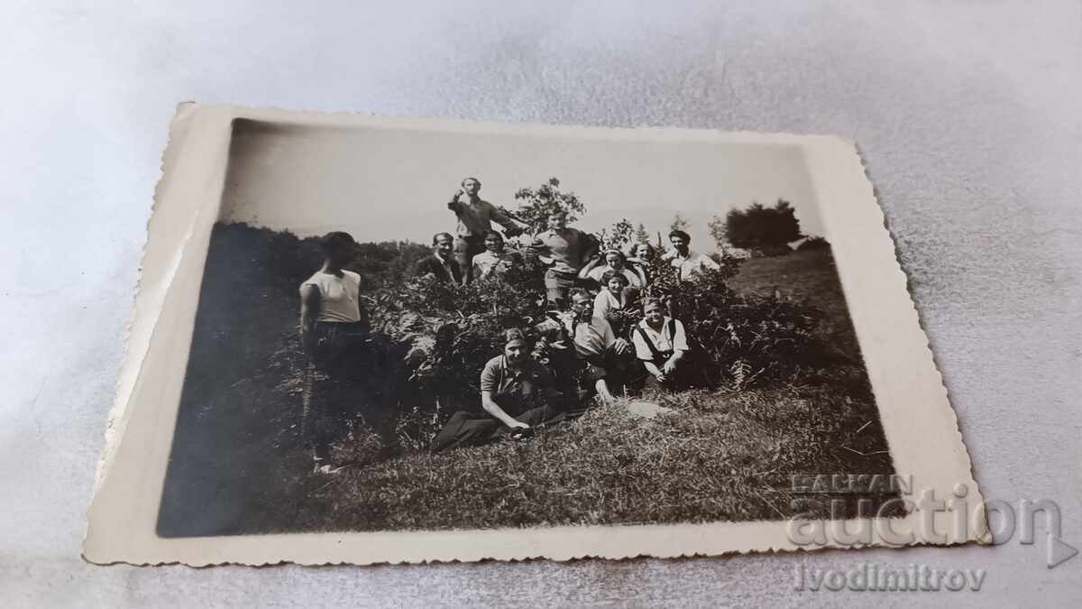 Φωτογραφία Βίτοσα Νέοι και νέες στα Παλιά Λιβάδια 1934