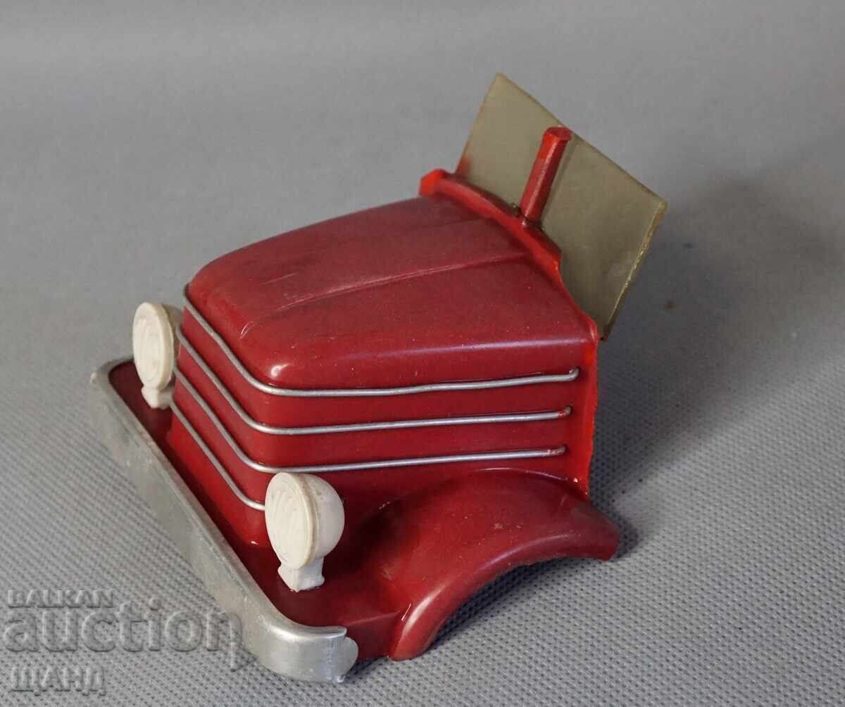 Παλιά πλαστική καμπίνα από μηχανικό παιχνίδι φορτηγό με τιμή 10.00 BGN | € 5.11 Παλιά πλαστική καμπίνα από μηχανικό παιχνίδι φορτηγό με τιμή 10.00 BGN | € 5.11