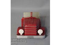 Παλιά πλαστική καμπίνα από μηχανικό παιχνίδι φορτηγό