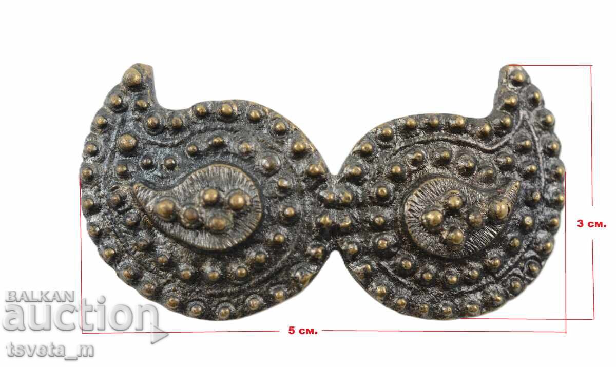 Antique brooch, folk costume paftas with price 8.00 BGN | € 4.09 Antique brooch, folk costume paftas with price 8.00 BGN | € 4.09
