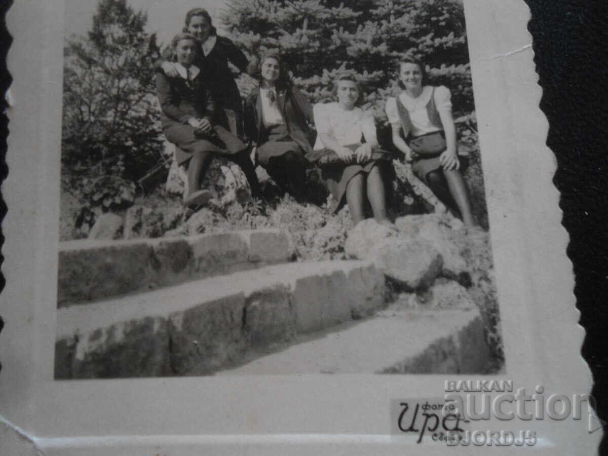 Fotografie veche, Foto IRA, Sofia cu preț 2.00 BGN | € 1.02 Fotografie veche, Foto IRA, Sofia cu preț 2.00 BGN | € 1.02