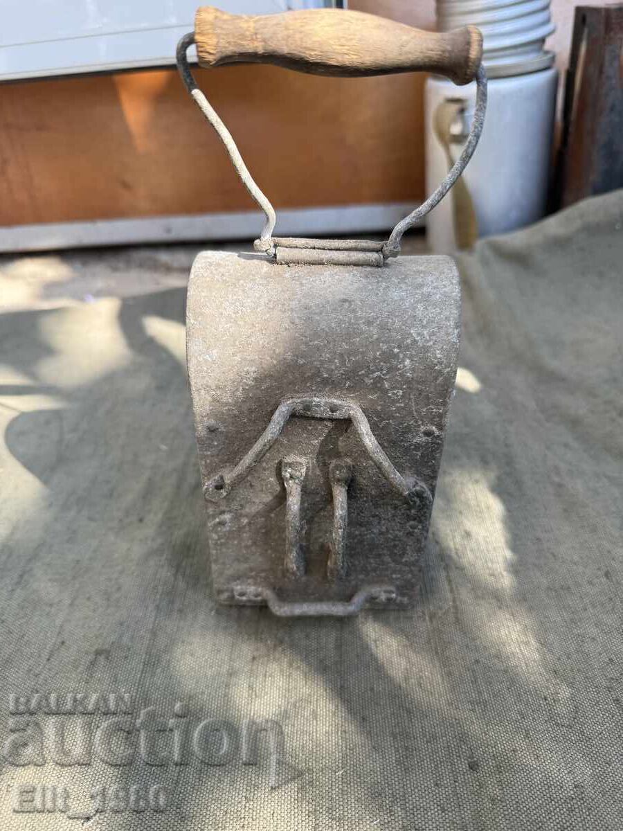 Lanterna de tranșee germană WW1 cu preț € 45.00 | 88.01 BGN Lanterna de tranșee germană WW1 cu preț € 45.00 | 88.01 BGN
