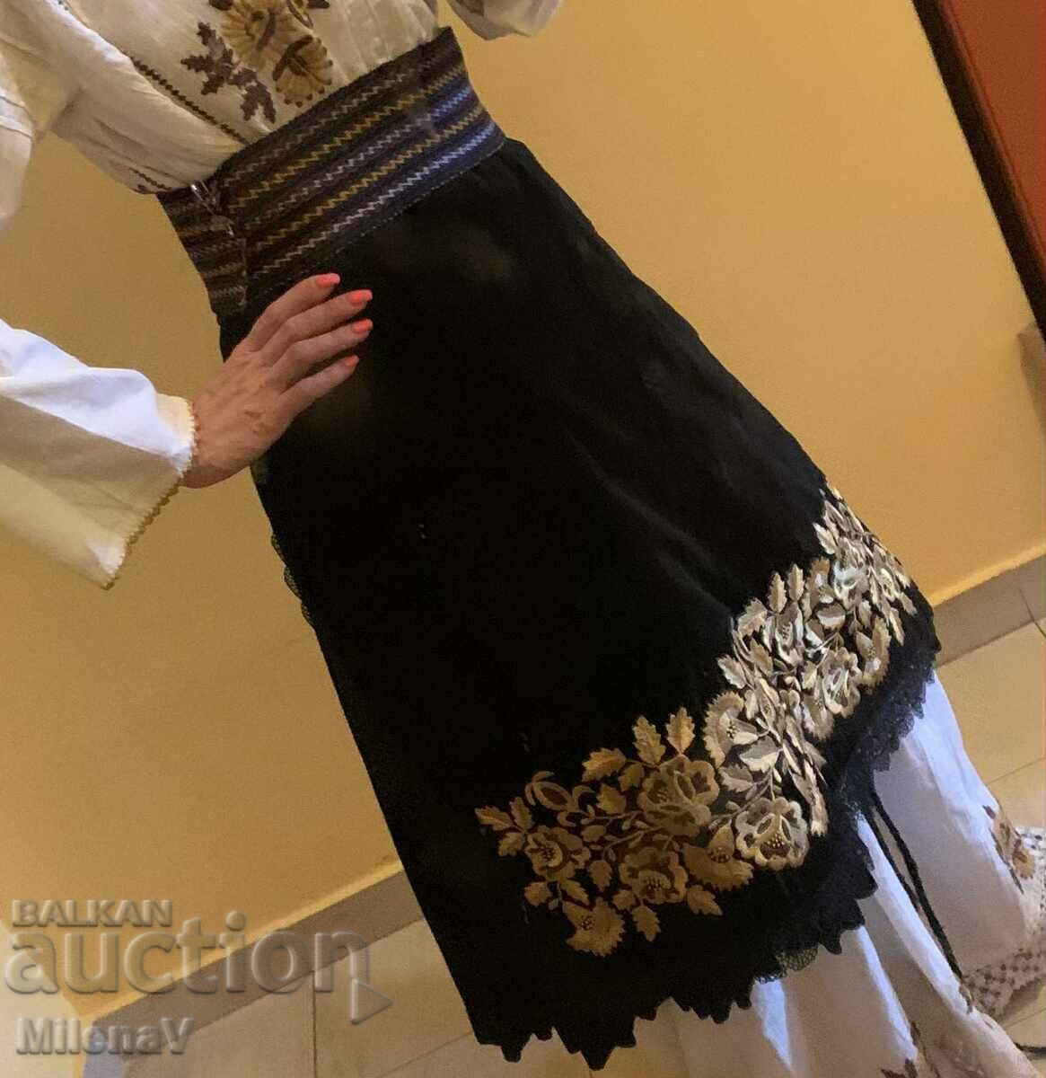 Βιδίνσκι σετ από βελούδο - μπρουσάκι και ποδιά