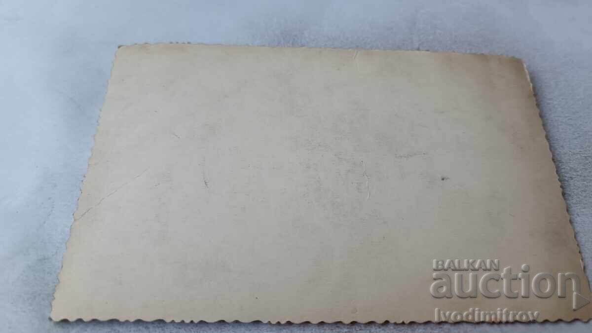 Снимка Малко момченце с цена 1.35 лв. | € 0.69 Снимка Малко момченце с цена 1.35 лв. | € 0.69