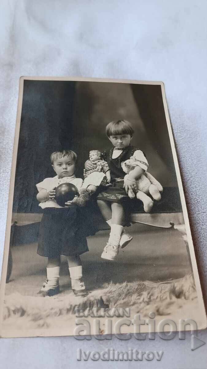 Φωτογραφία Πλόβντιβ, Μικρό αγόρι και μικρό κορίτσι 1923