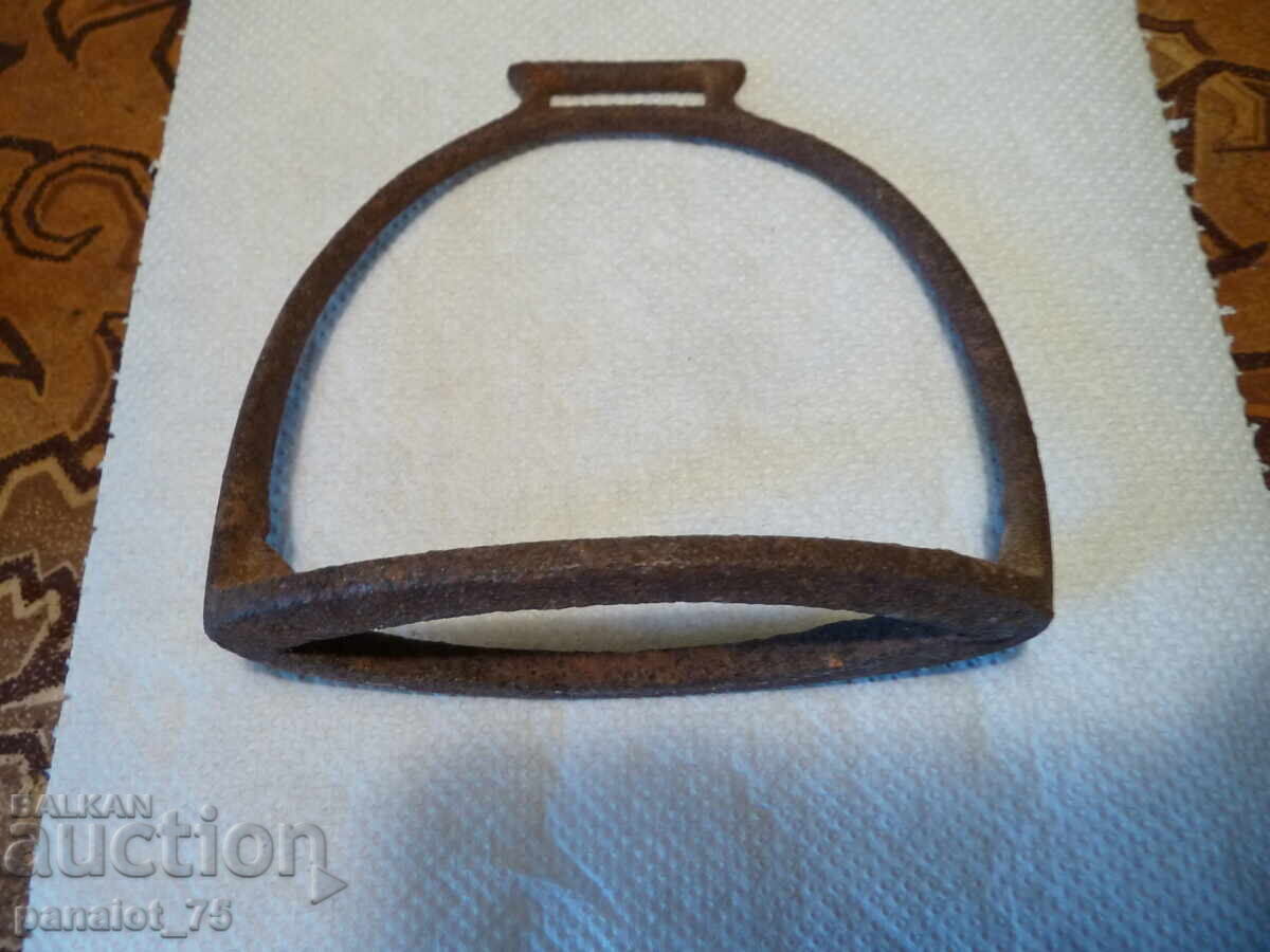 СТАРО ЖЕЛЯЗНО СТРЕМЕ