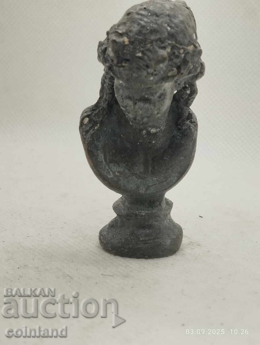 Антична бронзова фигурка Дионисий РЕПЛИКА РЕПРОДУКЦИЯ с цена 40.00 лв. | € 20.45 Антична бронзова фигурка Дионисий РЕПЛИКА РЕПРОДУКЦИЯ с цена 40.00 лв. | € 20.45