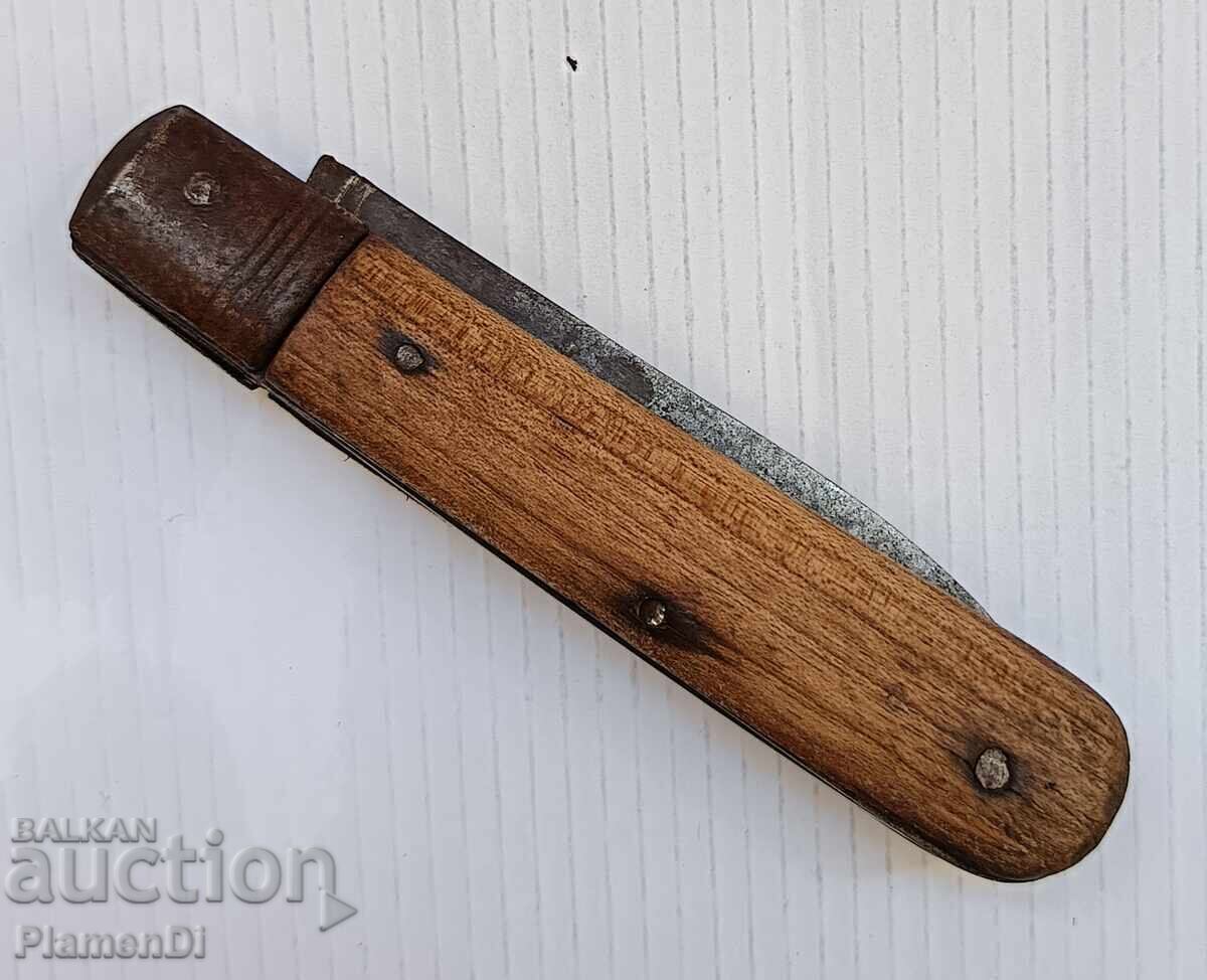 Παλαιό μαχαίρι, πτυσσόμενο μαχαίρι με τιμή € 8.00 | 15.65 BGN