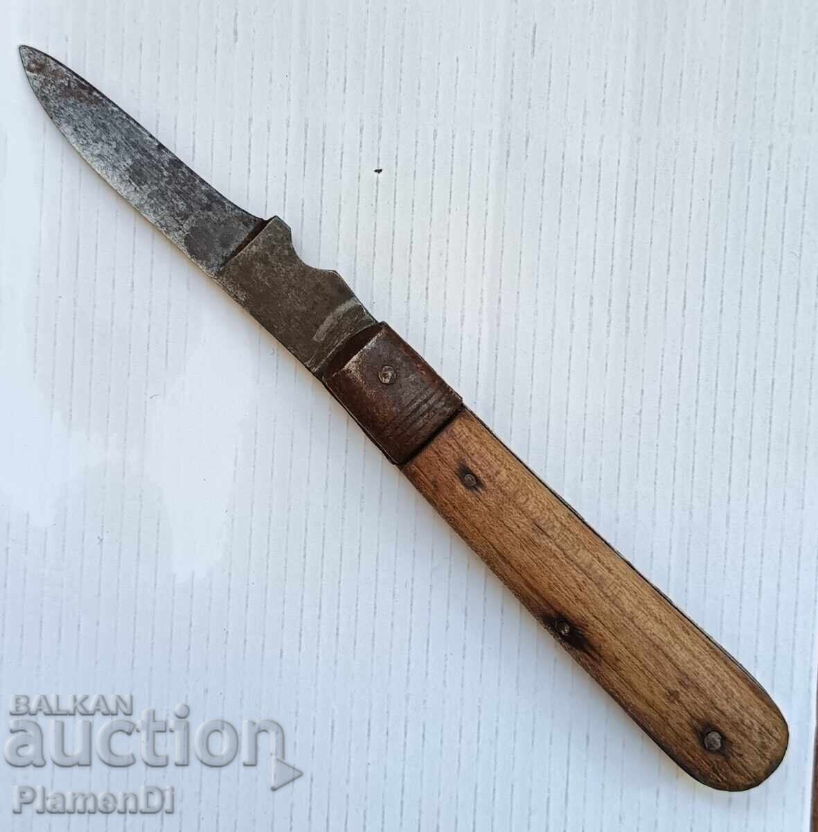 Delivery of Old knife, folding knife