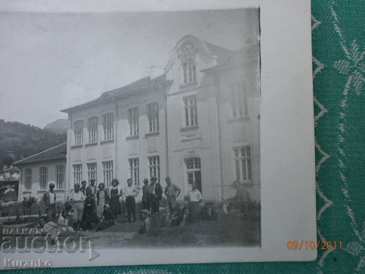 Fotografie rară din 1923. Școala de arte din Okrug - 5