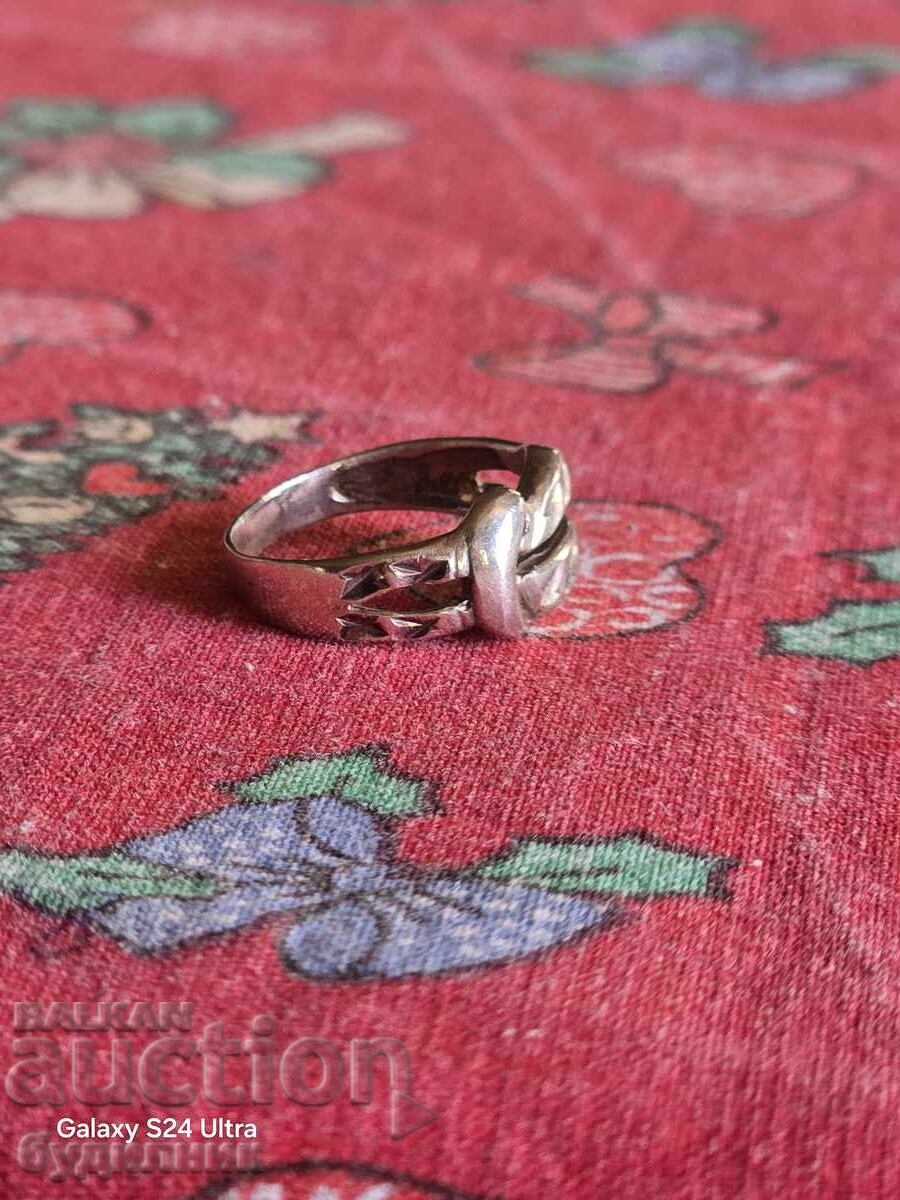 Delivery of Silver ring. 14.7mm. I am listing over 100 auctions. View