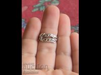 Silver ring. 14.7mm. I am listing over 100 auctions. View