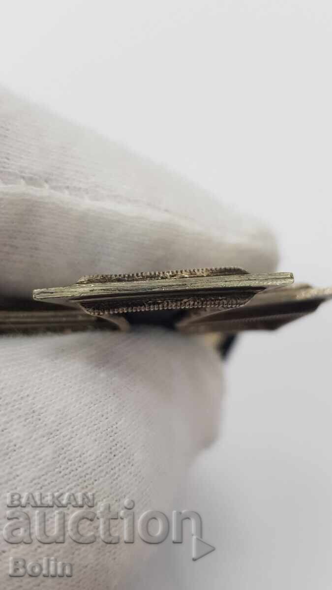 Rare German Iron Cross for Bravery WWII 1939 - 1945 - 6