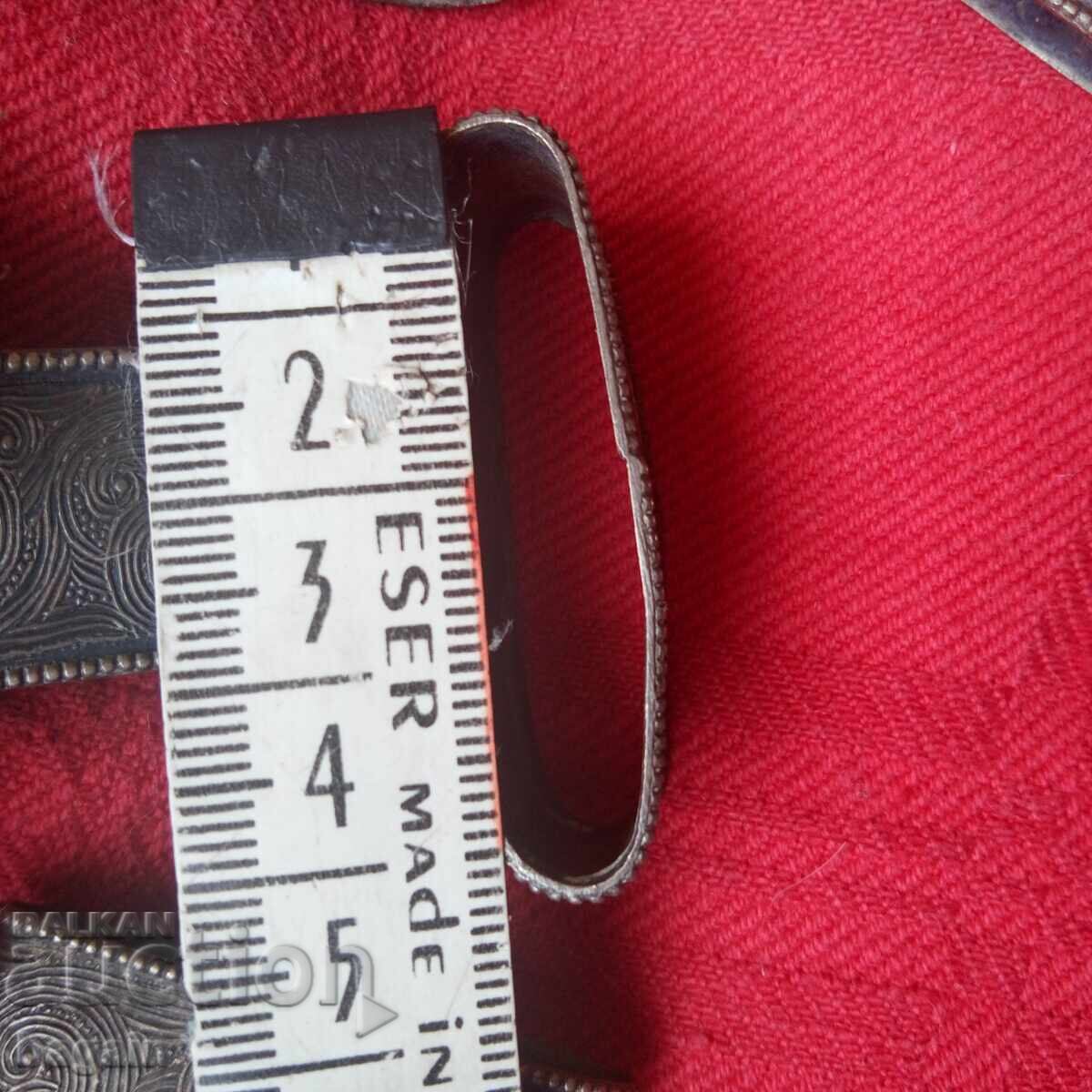 Παράδοση Ασημένια θήκη, ανταλλακτικά