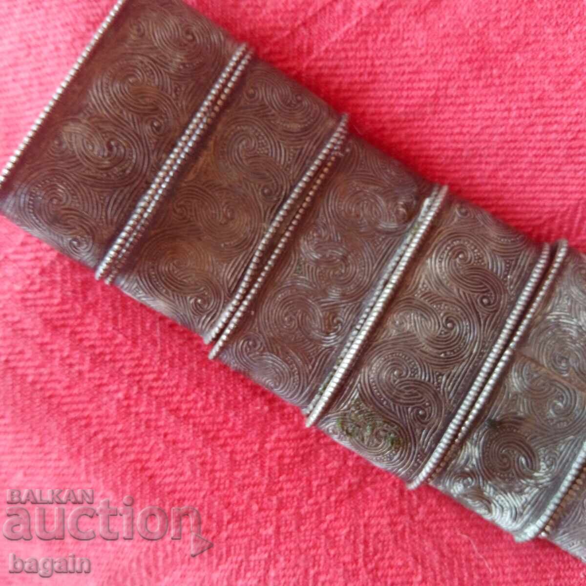 Ασημένια θήκη, ανταλλακτικά