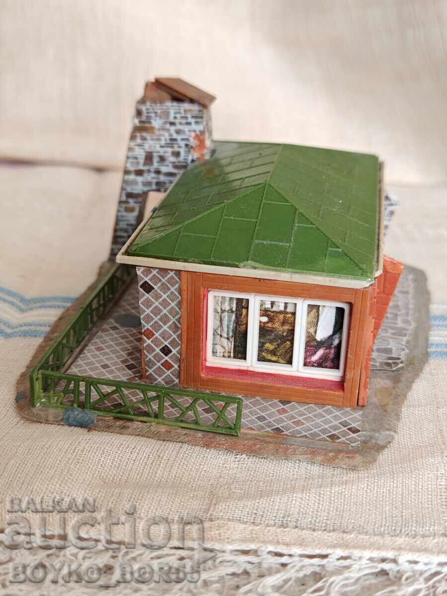 Delivery of Old Canton Station for Children's Play Train Piko PIKO 1970s