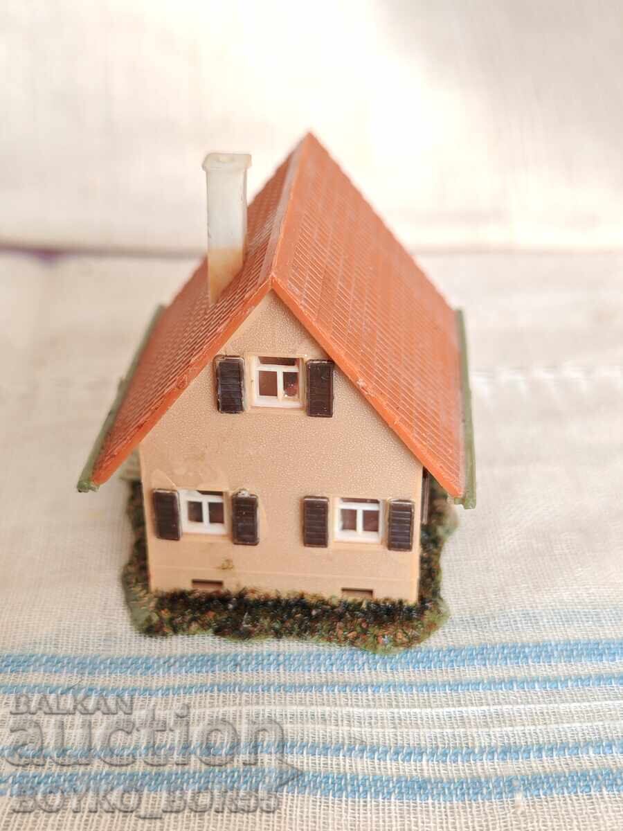 Delivery of Old Canton Station for Children's Play Train Piko PIKO 1970s