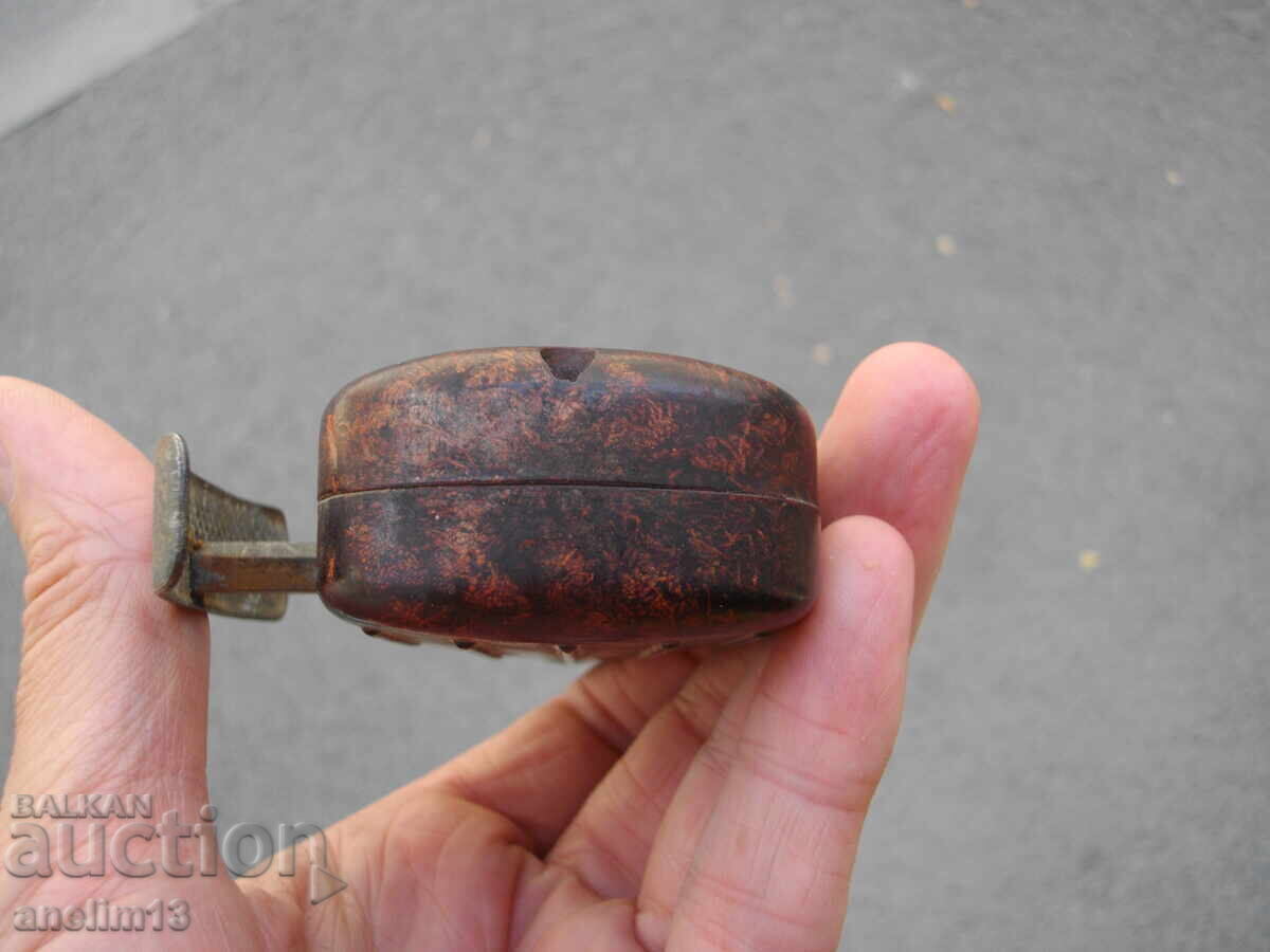 КОЛЕКЦИОНЕРСКО БАКЕЛИТЕНО ФЕНЕРЧЕ С ДИНАМО ВЕРМАХТ WWII с цена 125.00 лв. | € 63.91