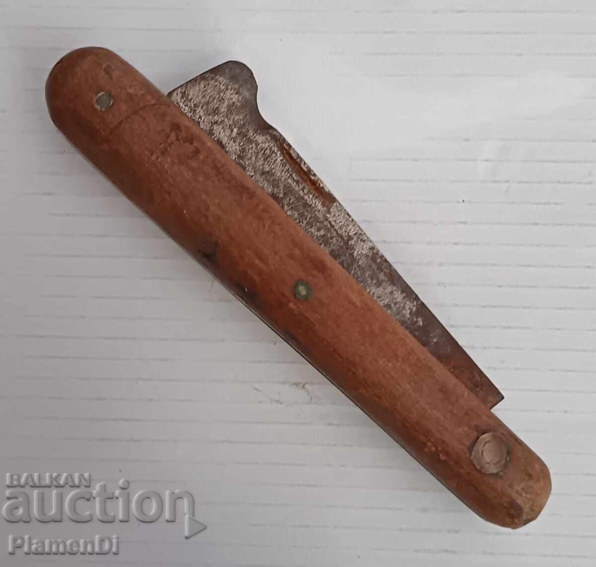 Old, antique knife, old vintage folding knife with price 20.00 BGN | € 10.23