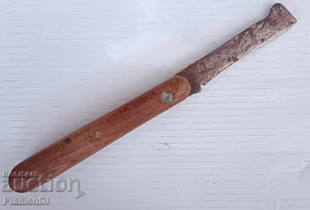 Delivery of Old, antique knife, old vintage folding knife