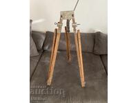 Trepied din lemn