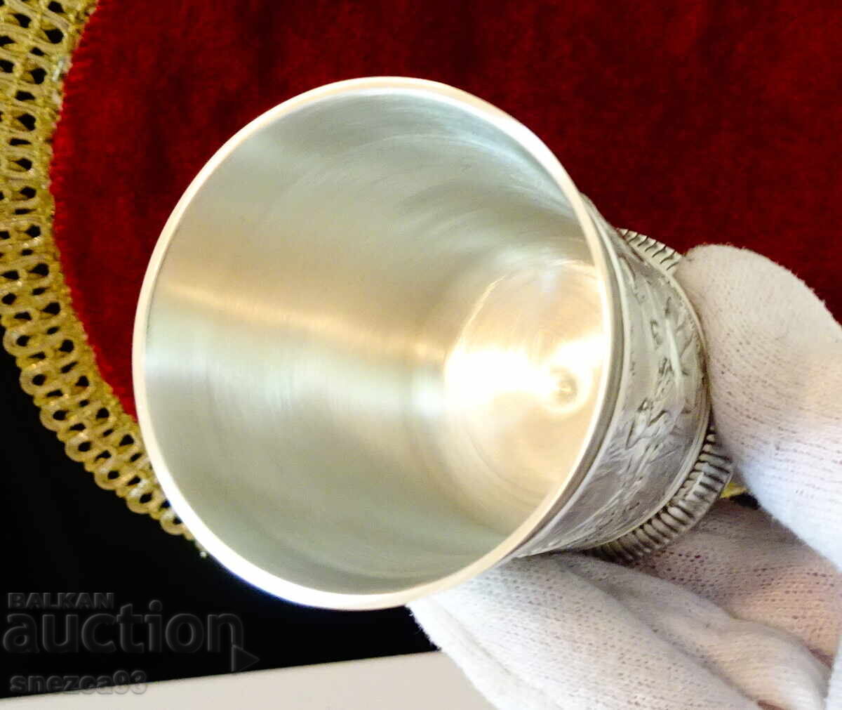 Ceașcă de vin din cositor seria Lindenwirtin, cântec de dragoste cu preț 54.00 BGN | € 27.61