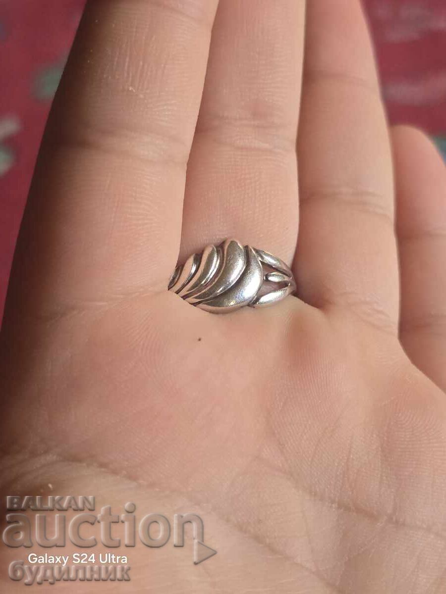 Аукцион Сребърен пръстен. 19,7мм. Пускам над 100 Аукциона. Разгледа Аукцион Сребърен пръстен. 19,7мм. Пускам над 100 Аукциона. Разгледа