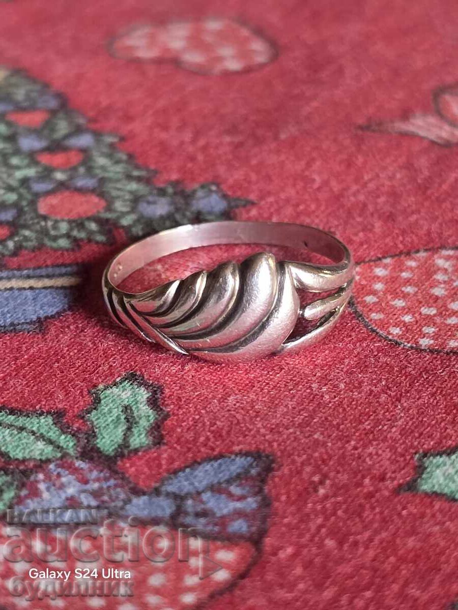 Сребърен пръстен. 19,7мм. Пускам над 100 Аукциона. Разгледа Сребърен пръстен. 19,7мм. Пускам над 100 Аукциона. Разгледа