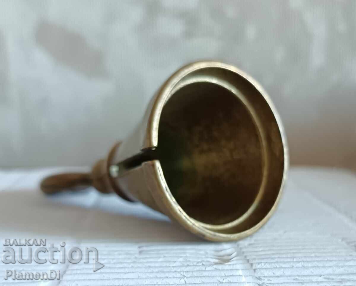 Livrarea Stingător de lumânare antic din bronz