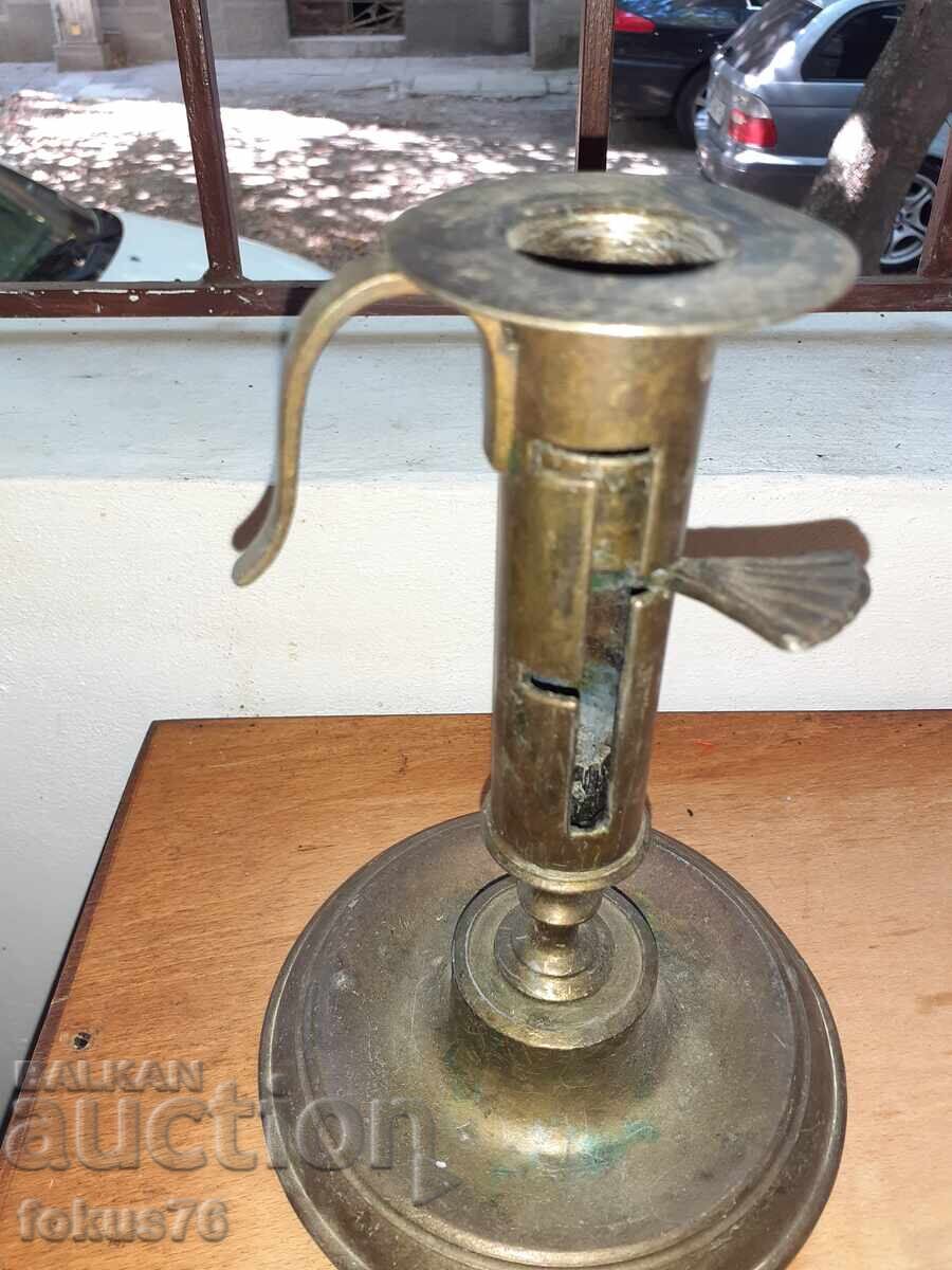 Аукцион Стар бронзов свещник с механизъм за регулиране на свеща