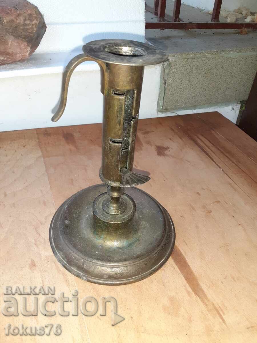 Стар бронзов свещник с механизъм за регулиране на свеща