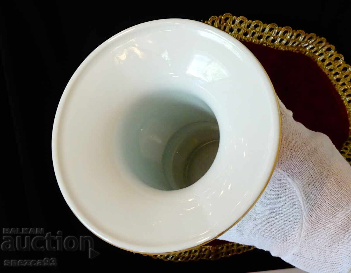 Delivery of Porcelain vase Bavarian porcelain Gerold, 24 karat gold