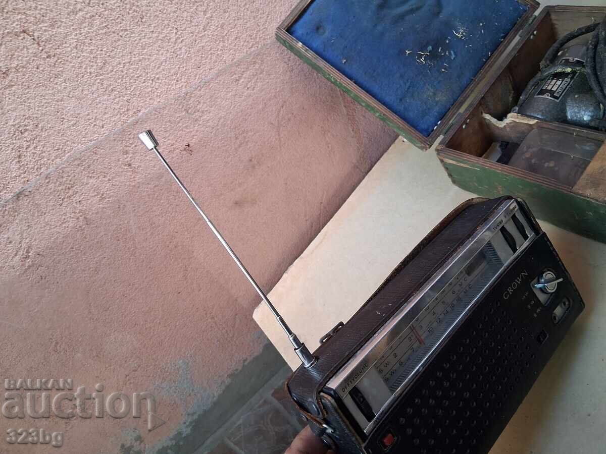 Delivery of Retro Crown Radio 60s Delivery of Retro Crown Radio 60s