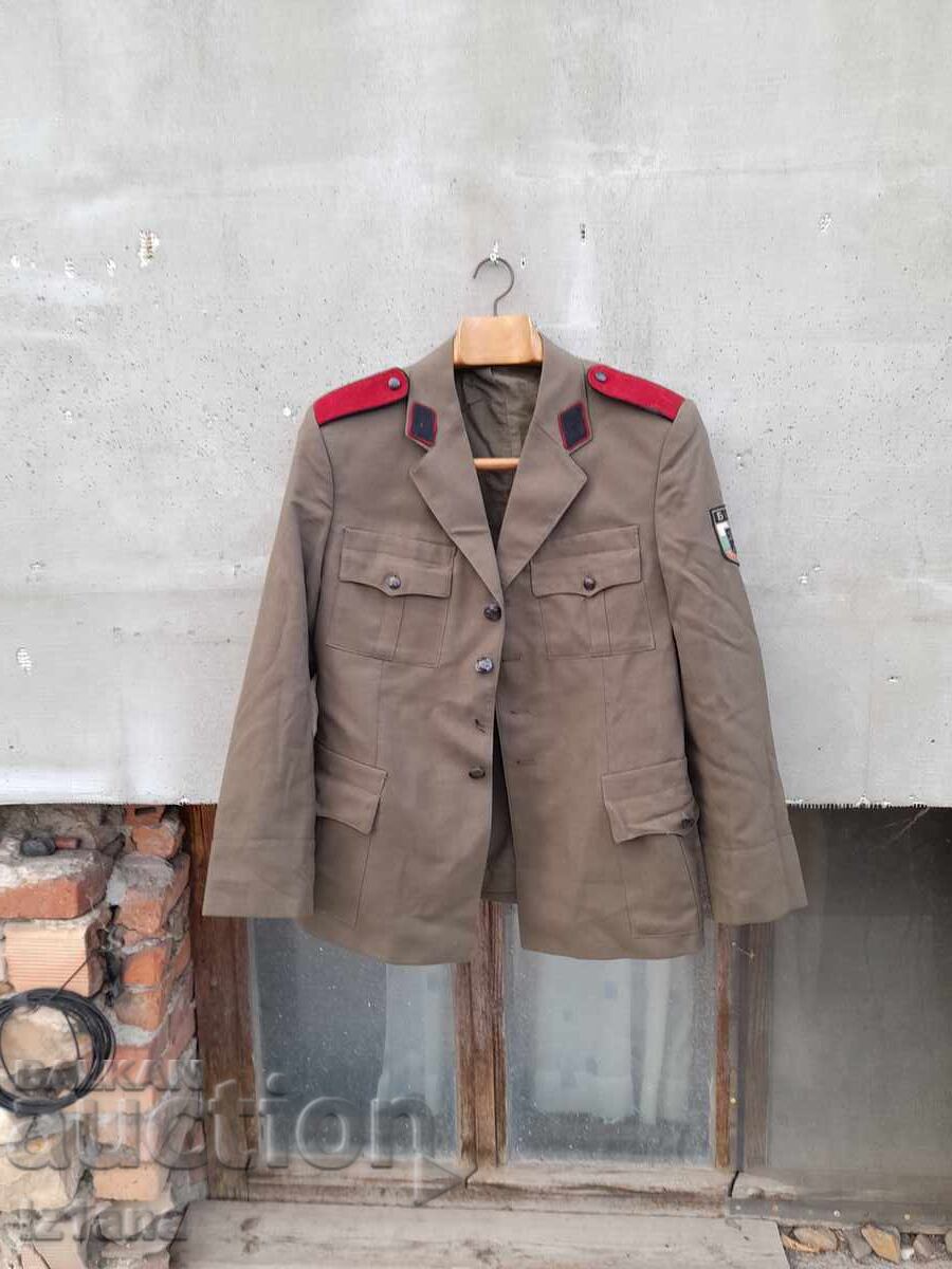 Veche jachetă militară